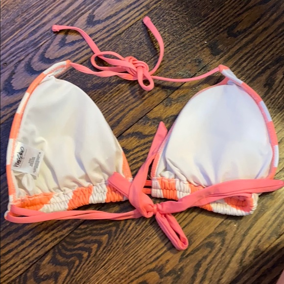 3/$15 Mossimo Pink & White Striped Bikini Top - Picture 3 of 4
